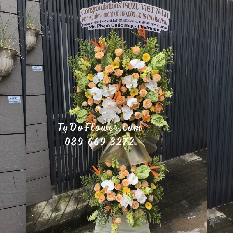 KCM0123231 KỆ HOA CHÚC MỪNG