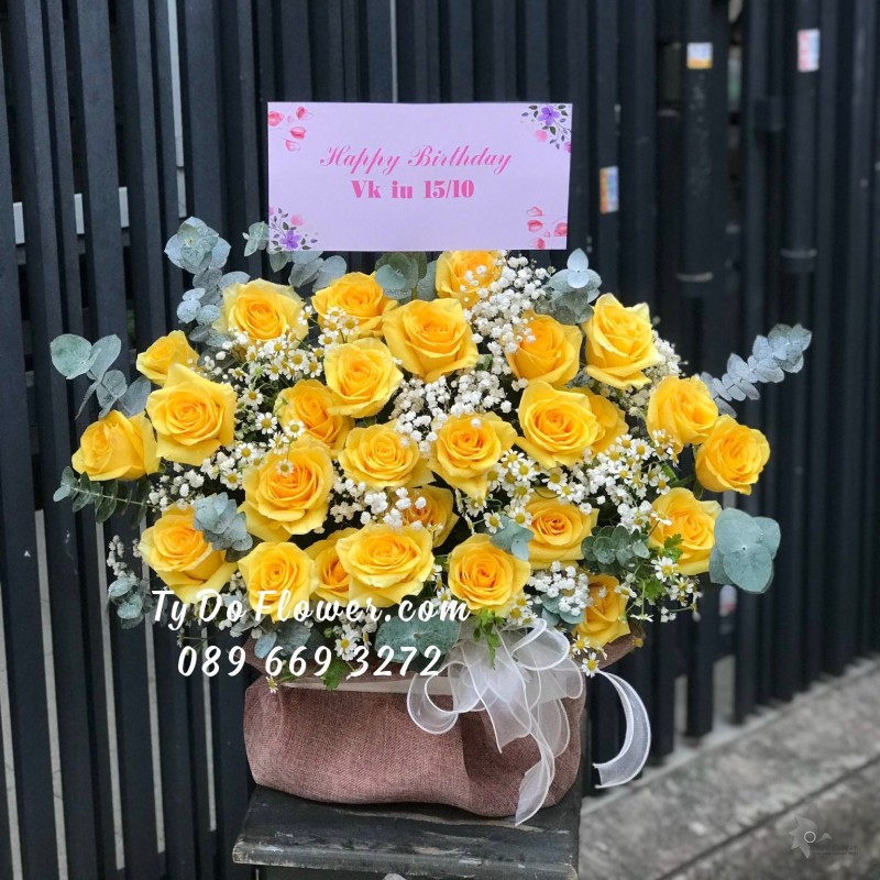 G0123253 GIỎ HOA HỒNG VÀNG CHÚC MỪNG SINH NHẬT