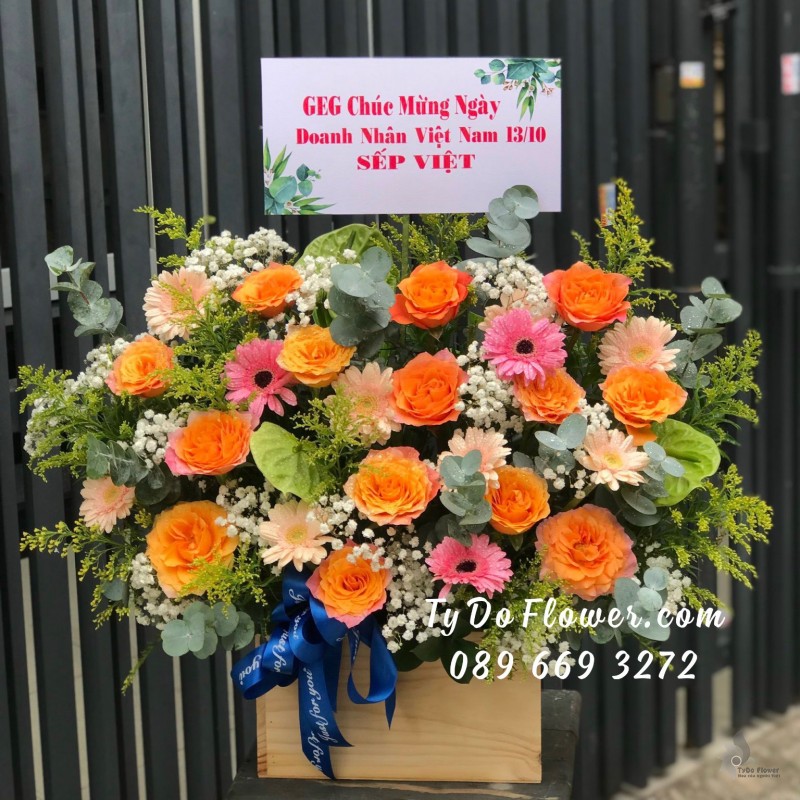 G0123258 GIỎ HOA CHÚC MỪNG