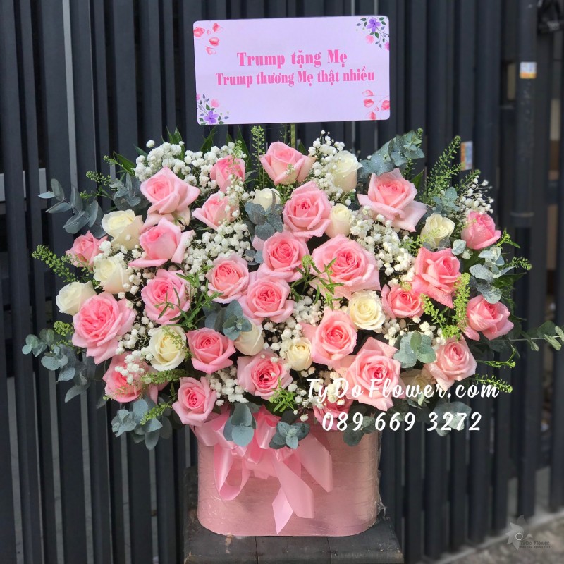 G0123270 GIỎ HOA TẶNG MẸ HOA CHÚC MỪNG