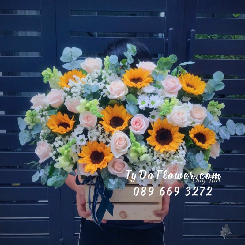 G0123274 GIỎ HOA CHÚC MỪNG