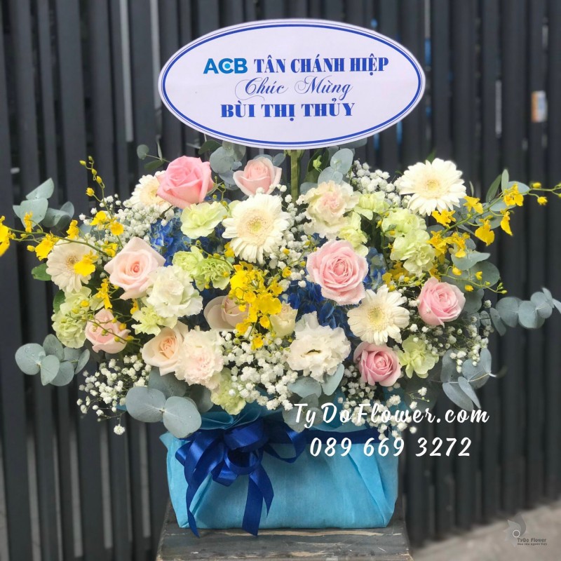 G0123282 GIỎ HOA CHÚC MỪNG