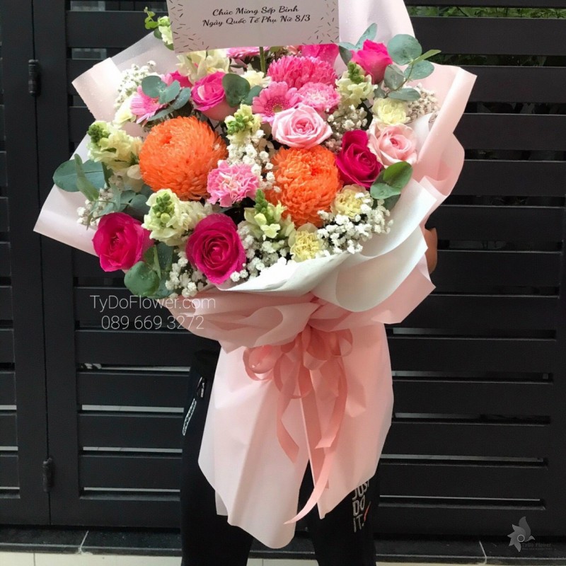 B0123304 BÓ HOA CHÚC MỪNG