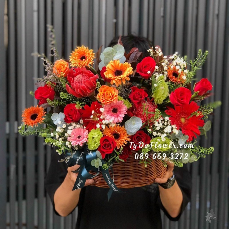G0323307 GIỎ HOA CHÚC MỪNG