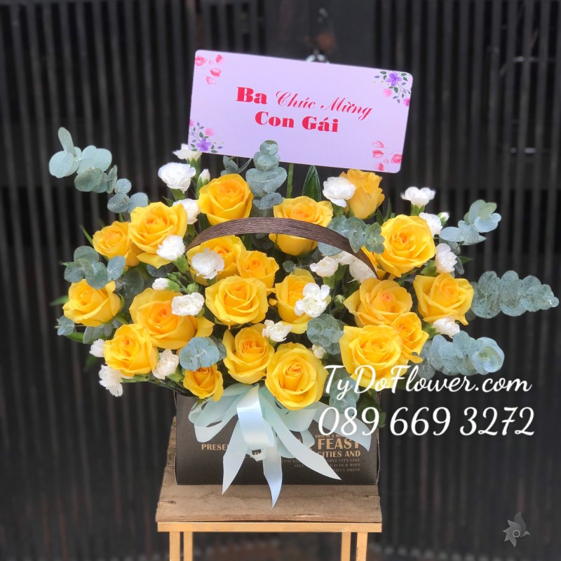 G0323346 GIỎ HOA HỒNG VÀNG HOA CHÚC MỪNG