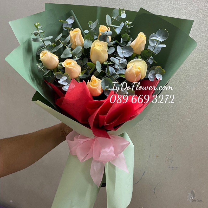 B0323349 BÓ HOA HỒNG CAM TRỨNG GÀ HOA CHÚC MỪNG