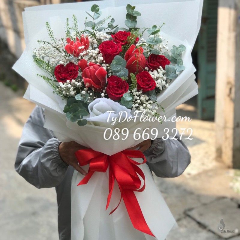 B0323382 BÓ HOA CHÚC MỪNG