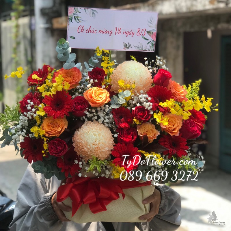G0323387 GIỎ HOA CHÚC MỪNG
