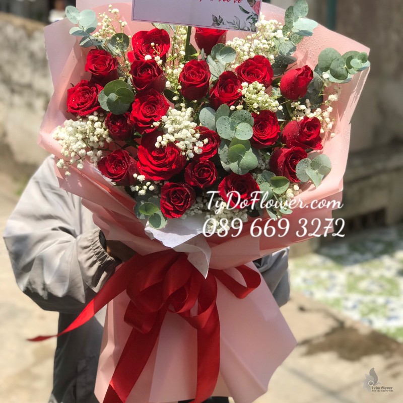 B0323396 BÓ HOA HỒNG ĐỎ ECUADOR HOA CHÚC MỪNG