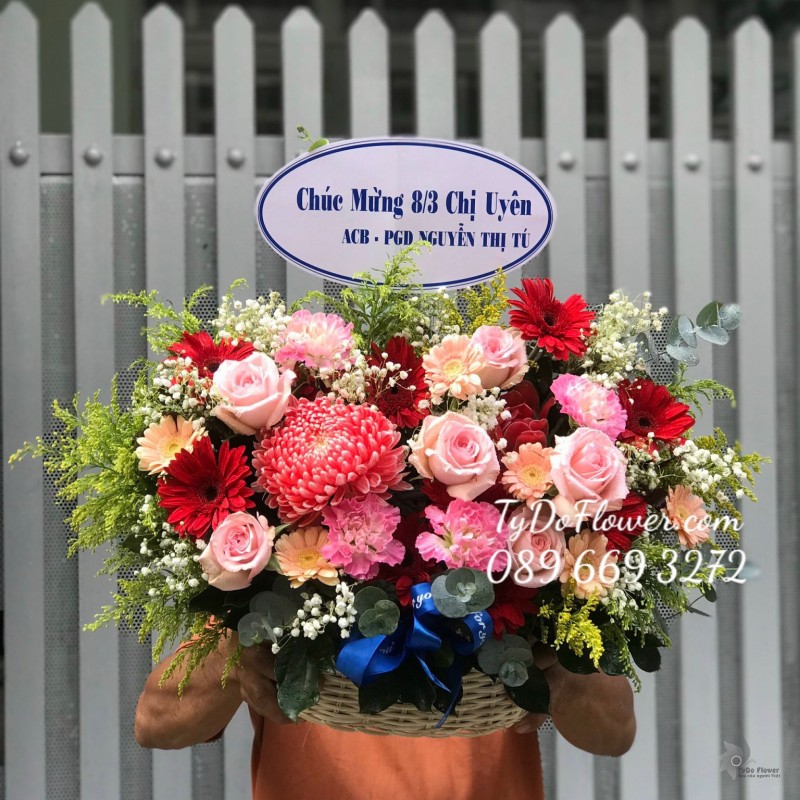 G0323399 GIỎ HOA CHÚC MỪNG