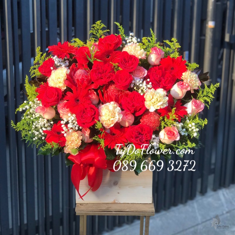 G0323410 GIỎ HOA CHÚC MỪNG