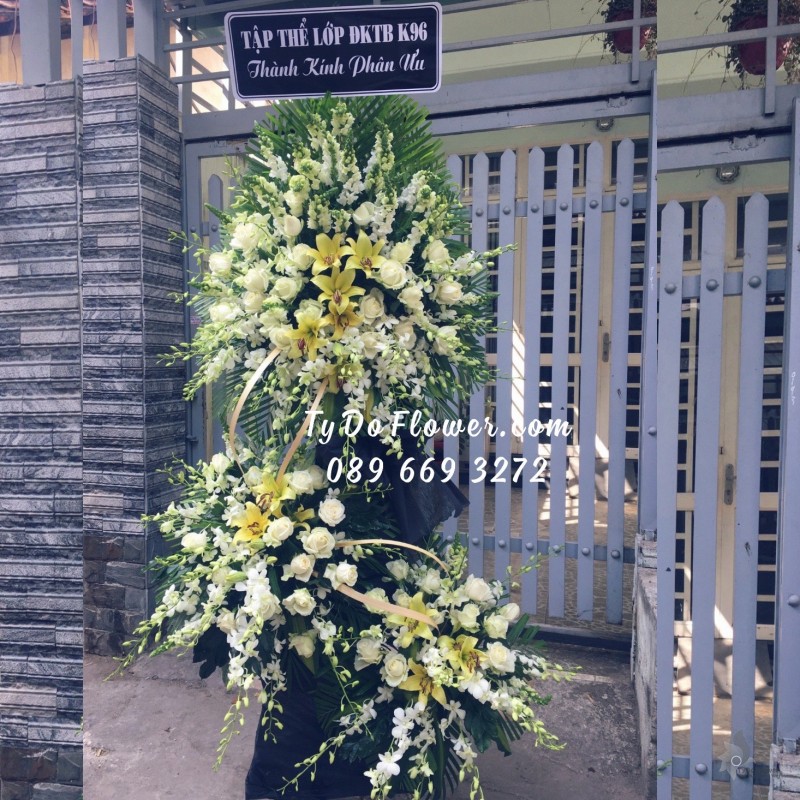 KCB0323416 KỆ 03 TẦNG HOA LỄ HOA CHIA BUỒN