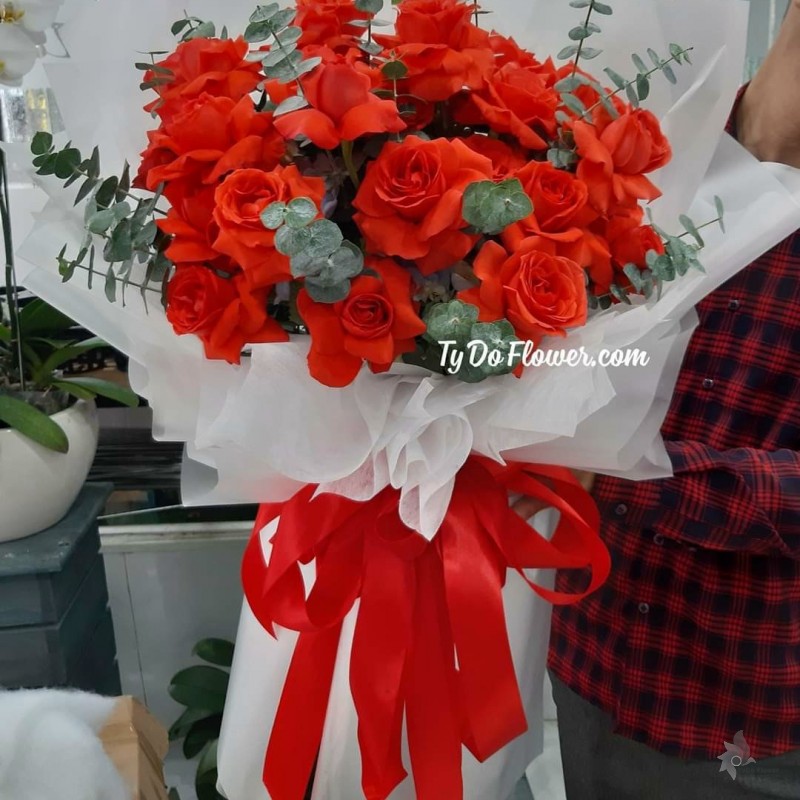 B0323424 BÓ HOA HỒNG ĐỎ ỚT Hoa Chúc Mừng