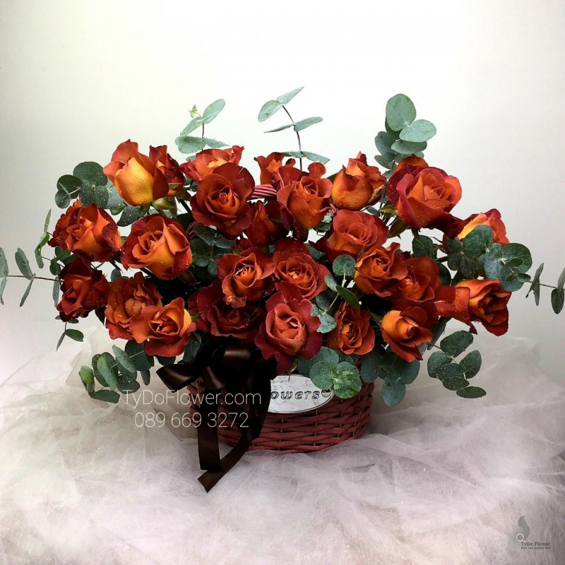 G0323429 GIỎ HOA HỒNG COFFEE ROSES Hoa Chúc Mừng
