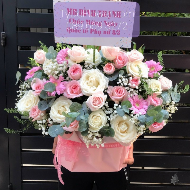 G0323435 GIỎ HOA HỒNG Hoa Chúc Mừng