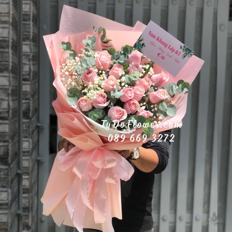 B0323479 BÓ HOA HỒNG KEM DÂU Hoa Chúc Mừng