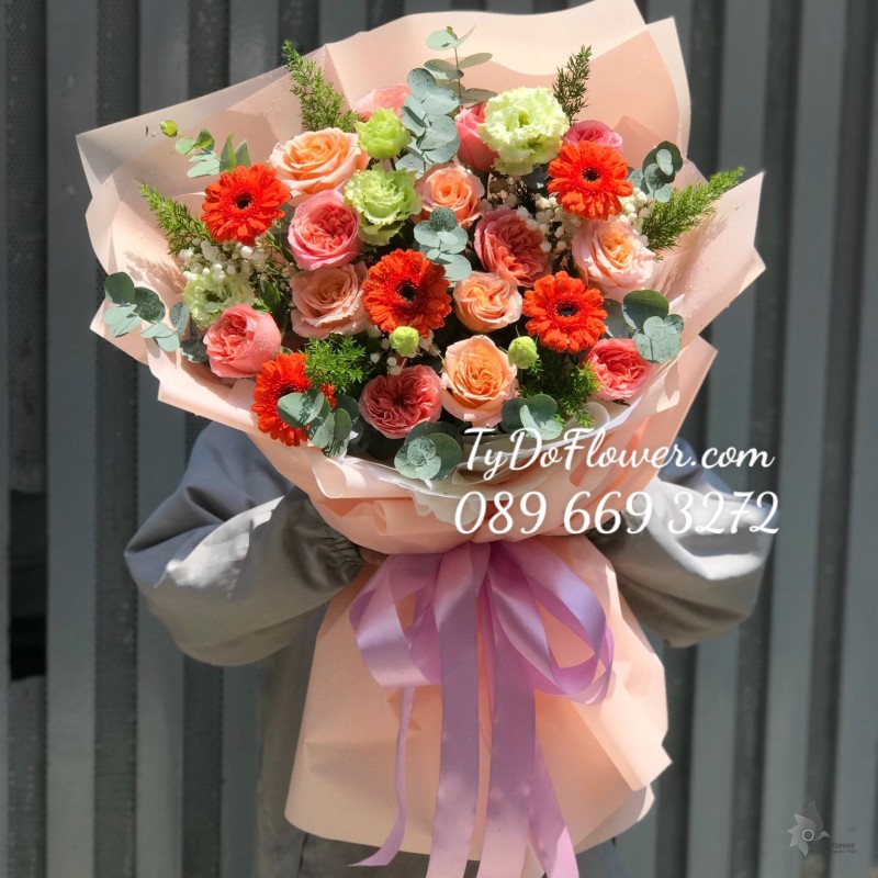 B0323484 BÓ HOA CHÚC MỪNG