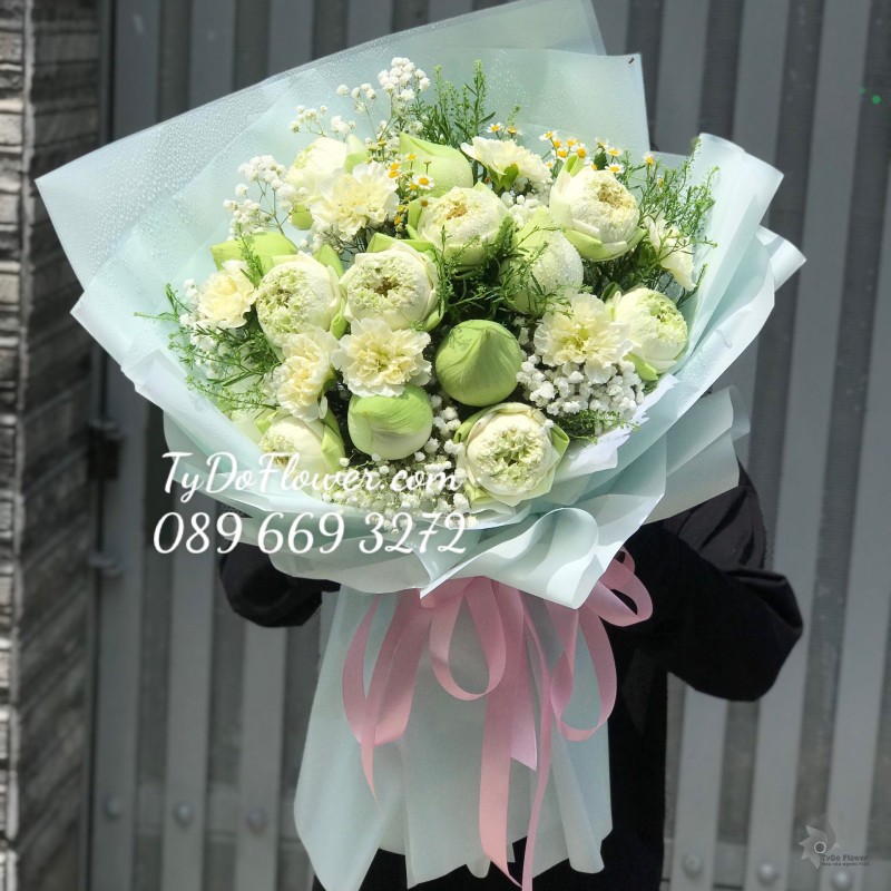 B0323485 BÓ HOA SEN TRẮNG HOA CHÚC MỪNG