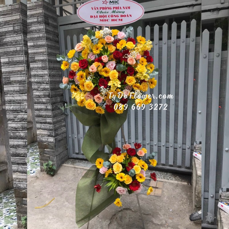 KCM0323519 KỆ HOA CHÚC MỪNG