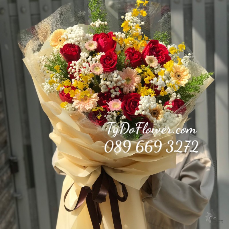 B0423530 BÓ HOA CHÚC MỪNG