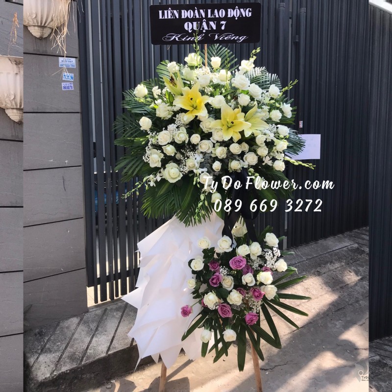 KCB0423553 KỆ HOA TANG LỄ VÒNG HOA CHIA BUỒN