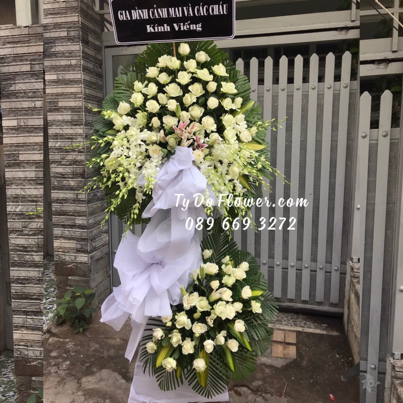 KCB0423556 KỆ HOA TANG LỄ VÒNG HOA CHIA BUỒN