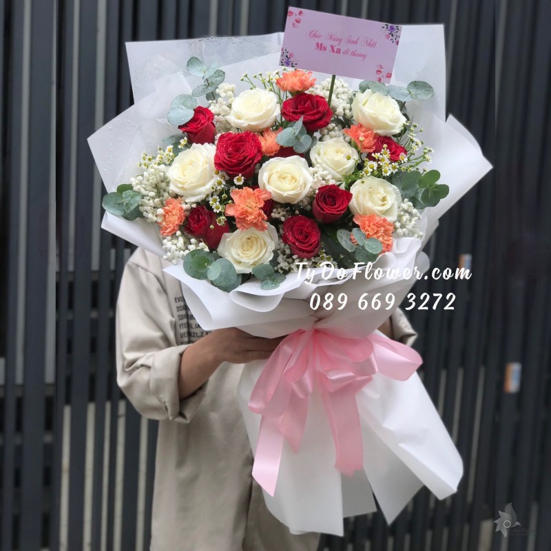 B0423599 Bó Hoa Chúc Mừng Sinh Nhật