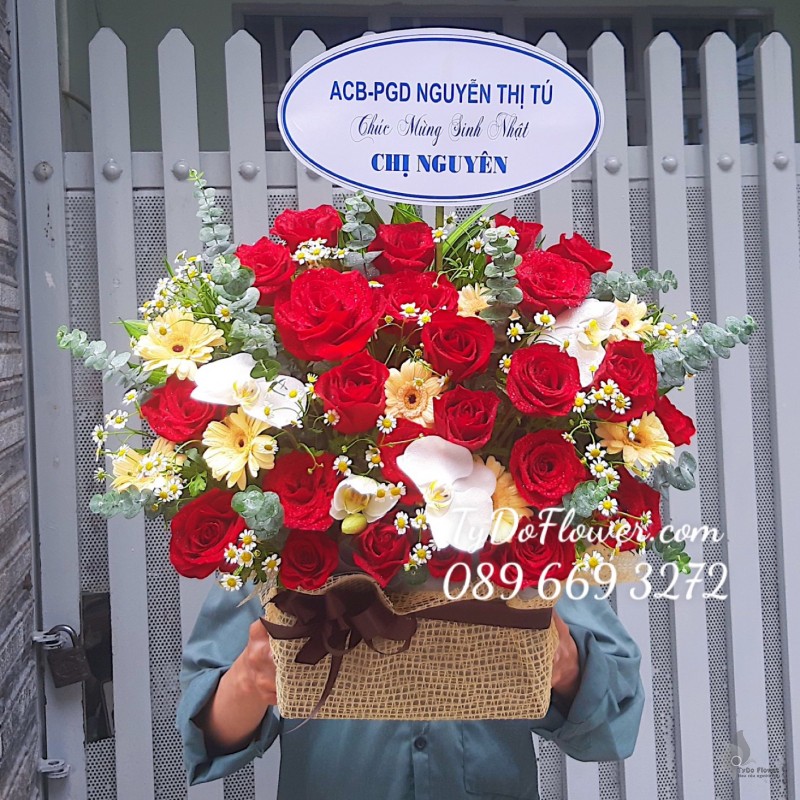 G0523603 GIỎ HOA HỒNG ĐỎ ECUADOR RED ROSES Hoa Chúc Mừng Sinh Nhật