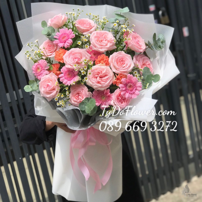 B0523644 BÓ HOA CHÚC MỪNG