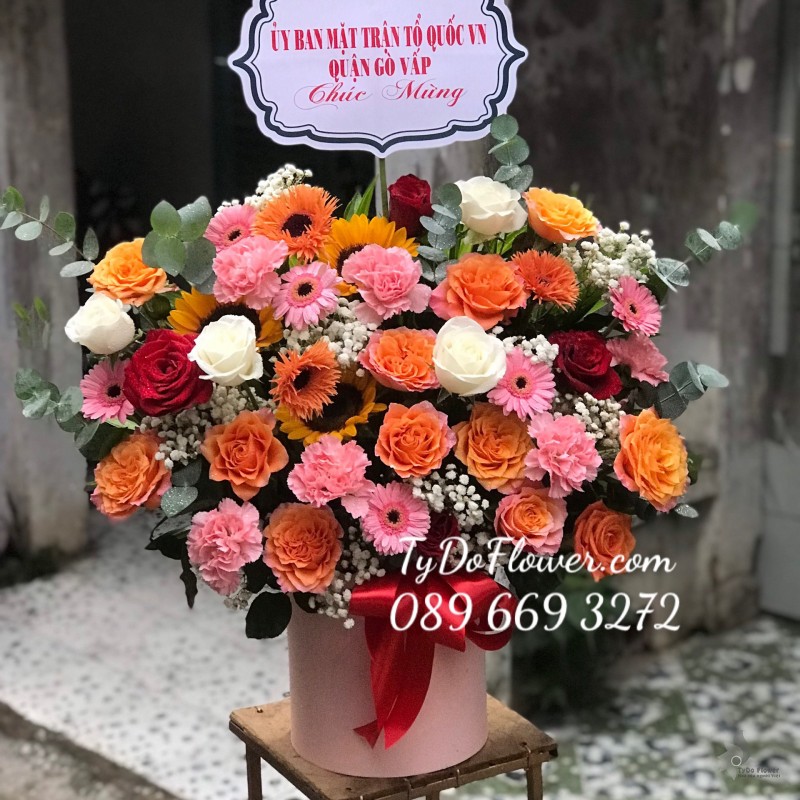 G0523679 GIỎ HOA CHÚC MỪNG
