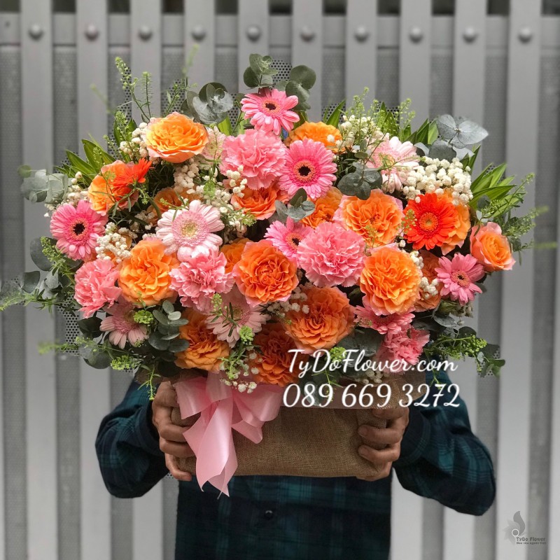 G0523680 GIỎ HOA CHÚC MỪNG