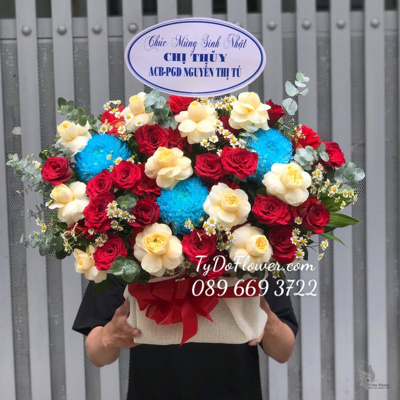 G0623700 GIỎ HOA CHÚC MỪNG SINH NHẬT