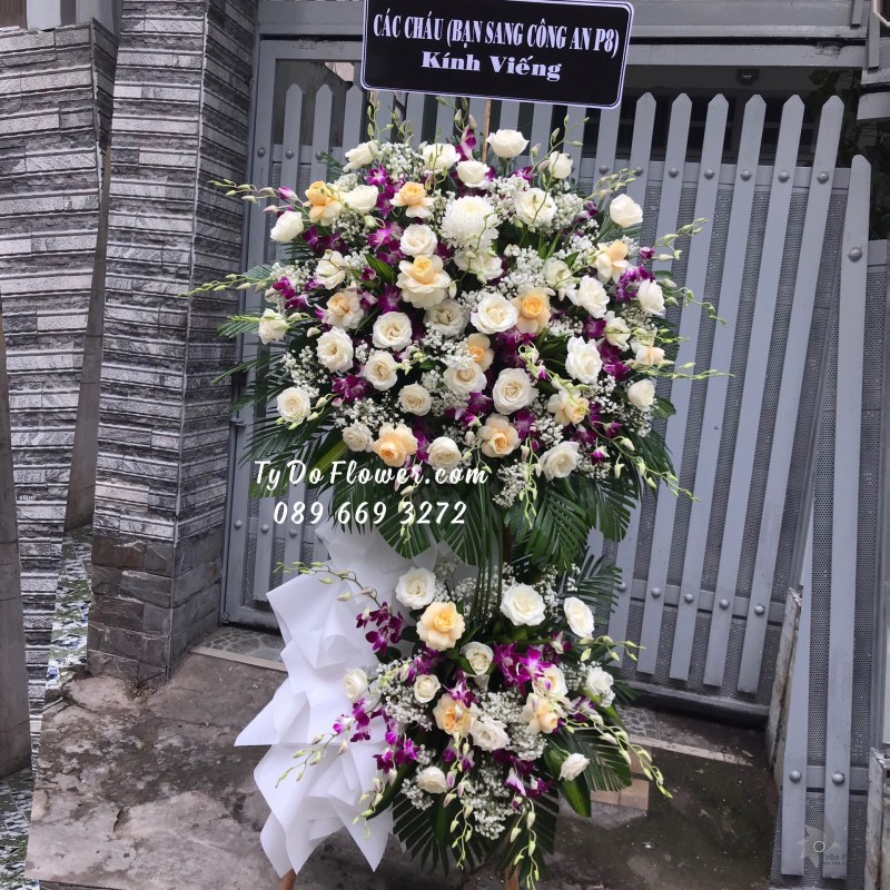 KCB0623710 KỆ HOA TANG LỄ VÒNG HOA CHIA BUỒN Hoa Kính Viếng