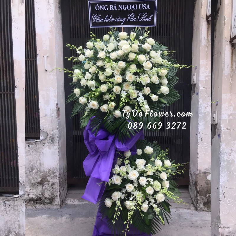 KCB0623715 KỆ HOA TANG LỄ VÒNG HOA CHIA BUỒN Hoa Chia Buồn Cùng Gia Đình