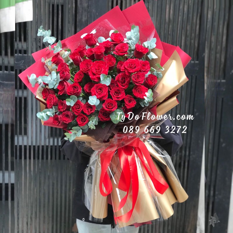 B0623732 BÓ HOA HỒNG ĐỎ ECUADOR ROSES Hoa Chúc Mừng ừ