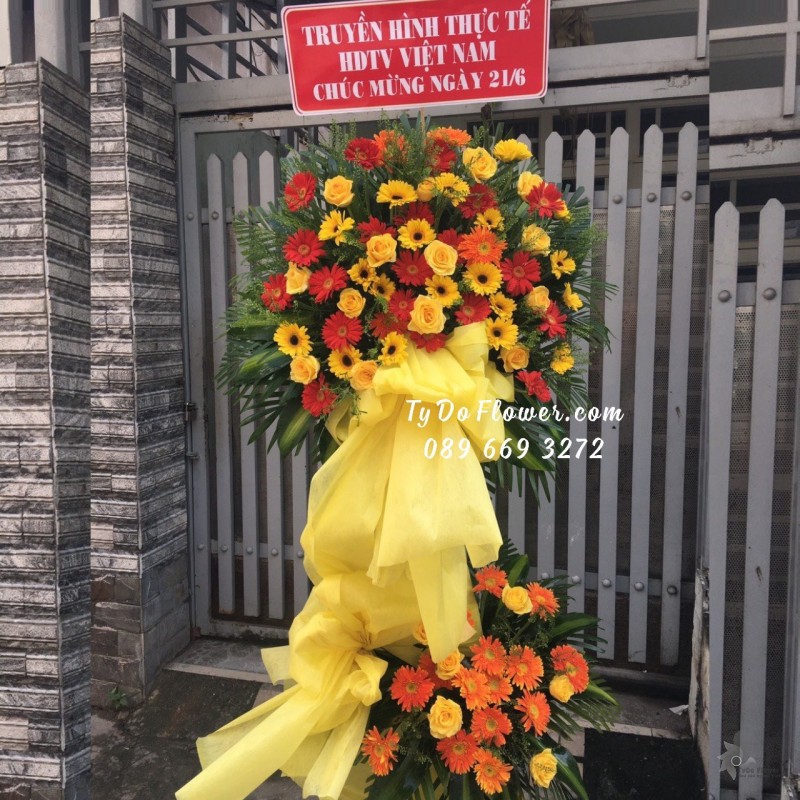 KCM0623749 KỆ HOA CHÚC MỪNG NGÀY 21/6 Ngày Báo Chí Cách Mạng Việt Nam