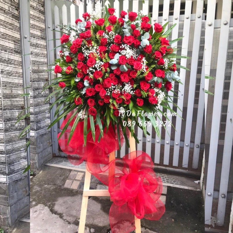 KCM0623746 KỆ HOA HỒNG ĐỎ Hoa Chúc Mừng ừ