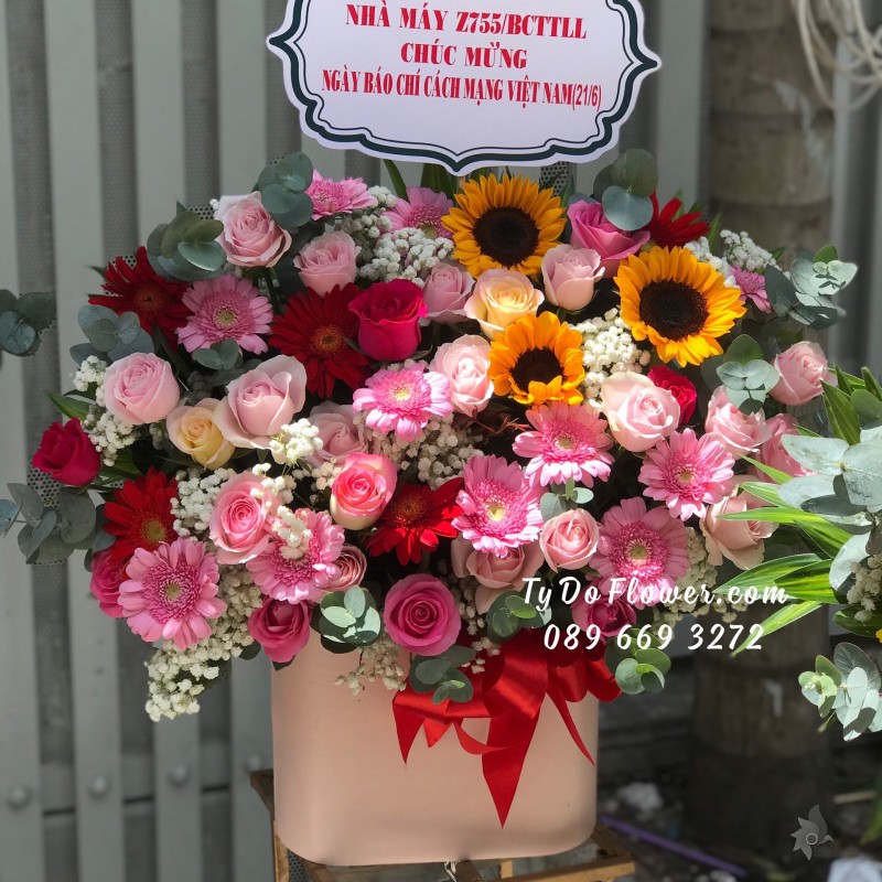 G0623760 GIỎ HOA CHÚC MỪNG NGÀY BÁO CHÍ CÁCH MẠNG VN 21/6