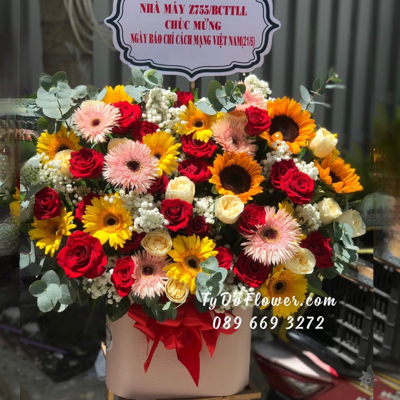 G0623763 GIỎ HOA CHÚC MỪNG NGÀY BÁO CHÍ CÁCH MẠNG VN 21/6