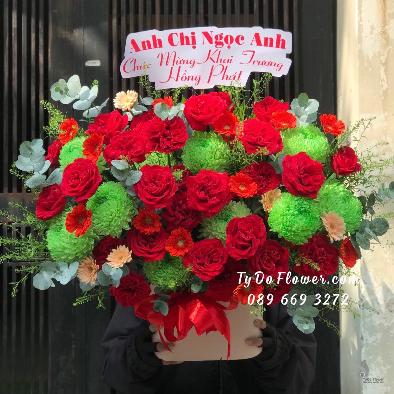 G0723829 GIỎ HOA HỒNG ĐỎ OHARA RED ROSES mix CÚC MẪU ĐƠN XANH CỐM Hoa Chúc Mừng Khai Trương