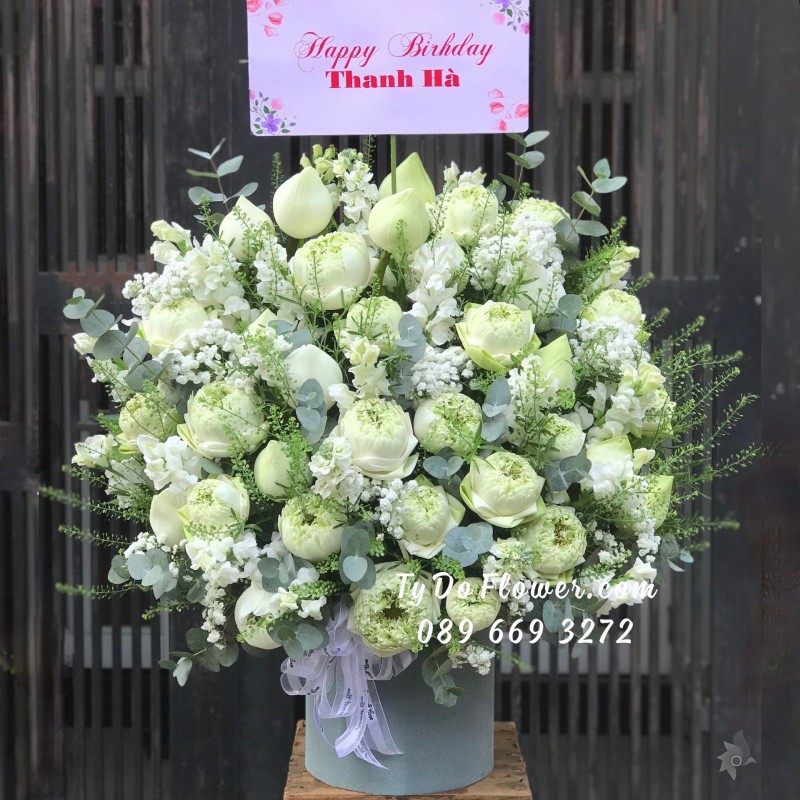 G0723833 GIỎ HOA SEN TRẮNG Hoa Chúc Mừng Sinh Nhật