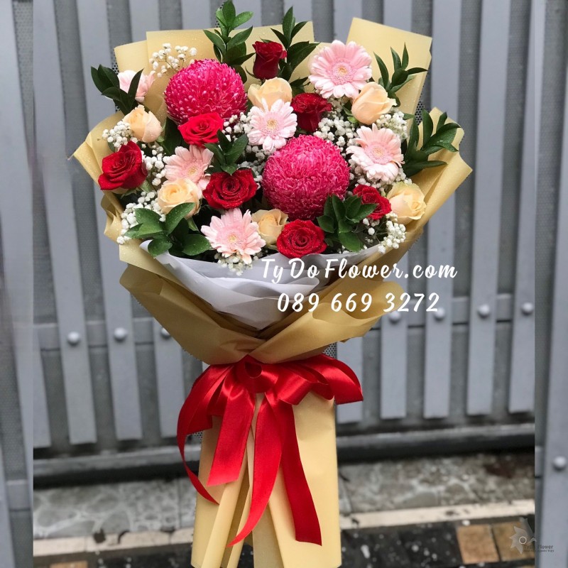 B0723851 BÓ HOA CÚC MẪU ĐƠN ĐỎ mix HOA HỒNG ĐỎ-CAM mix ĐỒNG TIỀN MINI Hoa Chúc Mừng