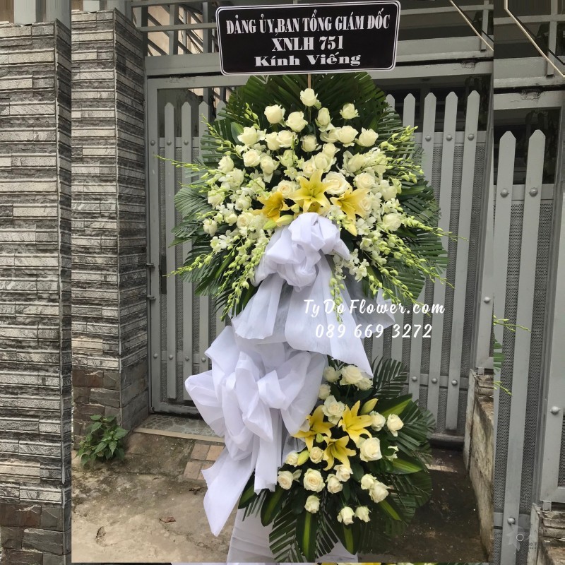 KCB0723855 KỆ HOA TANG LỄ VÒNG HOA CHI BUỒN Hoa Kính Viếng