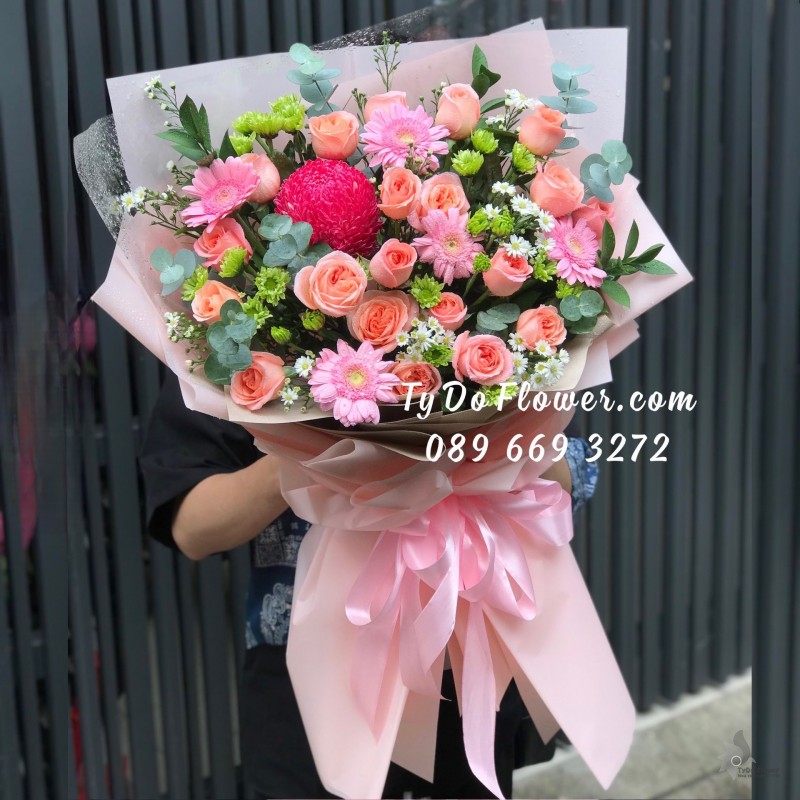 B0723857 BÓ HOA CHÚC MỪNG