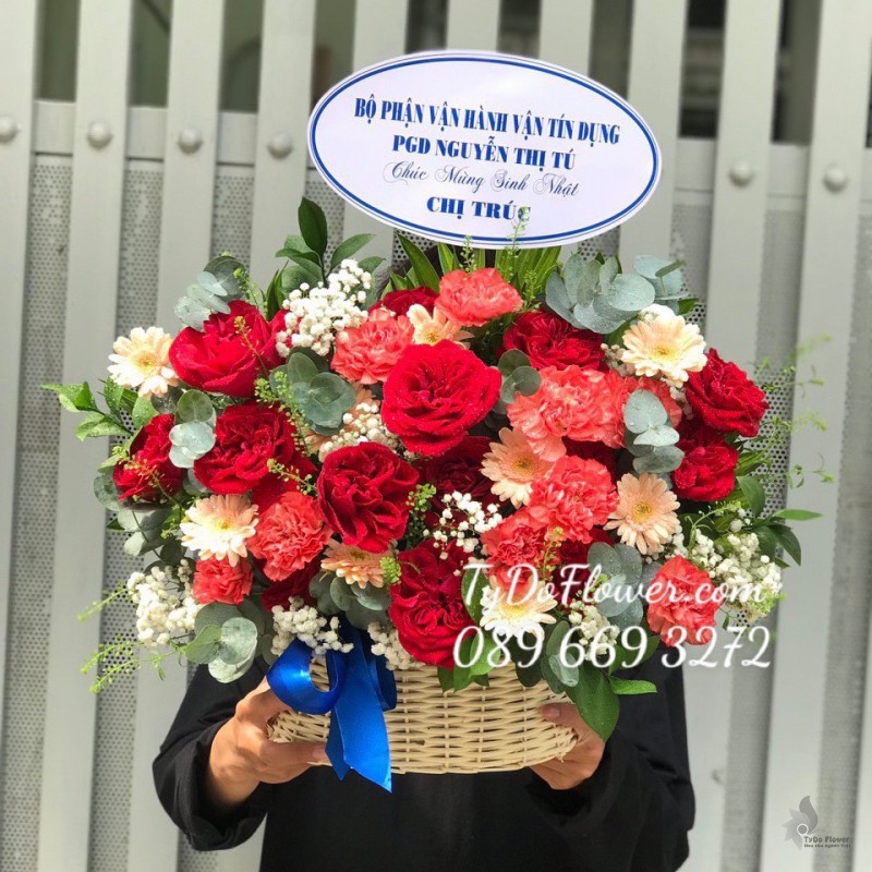 GIỎ HOA HỒNG ĐỎ OHARA RED ROSES mix hoa phụ màu hồng cam trắng Hoa Chúc Mừng Sinh Nhật
