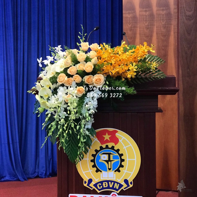 B0823879 LẴNG HOA BỤC PHÁT BIỂU Hoa Sự Kiện
