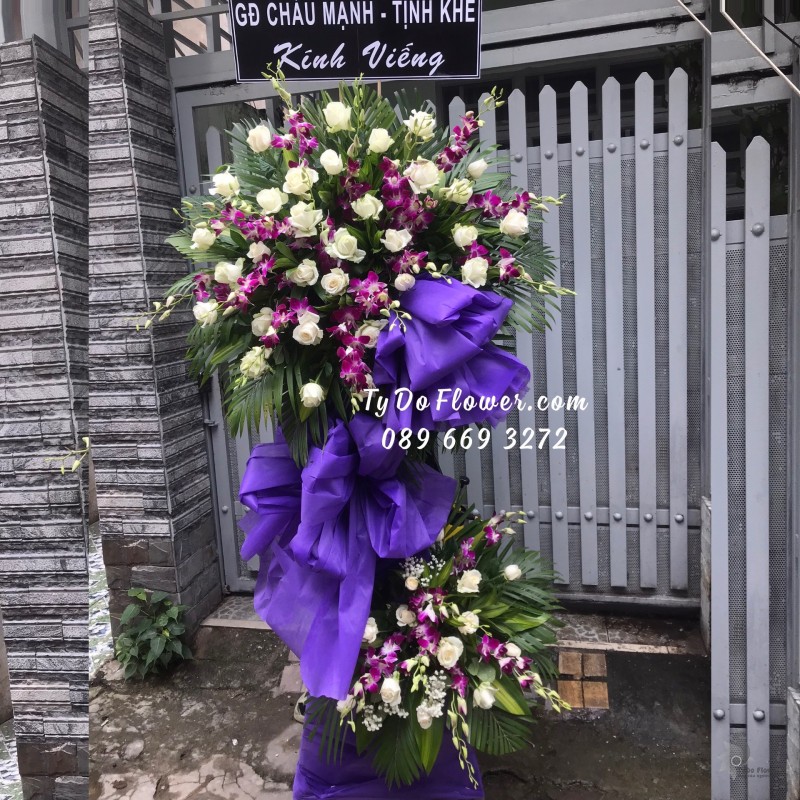 KCB0823882 KỆ HOA TANG LỄ VÒNG HOA CHI BUỒN Hoa Kính Viếng