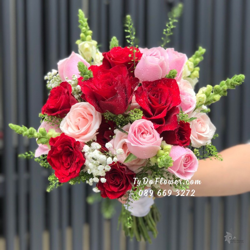 B0823912 BÓ HOA CƯỚI Hoa Cầm Tay Cô Dâu