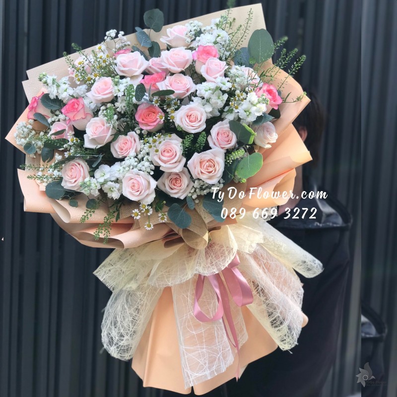 B0823915 BÓ HOA CHÚC MỪNG TONE MÀU HỒNG