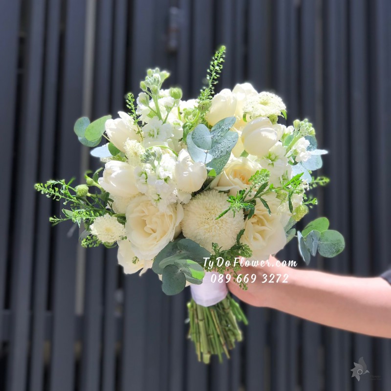 B0823917 BÓ HOA CƯỚI Hoa Cầm Tay Cô Dâu